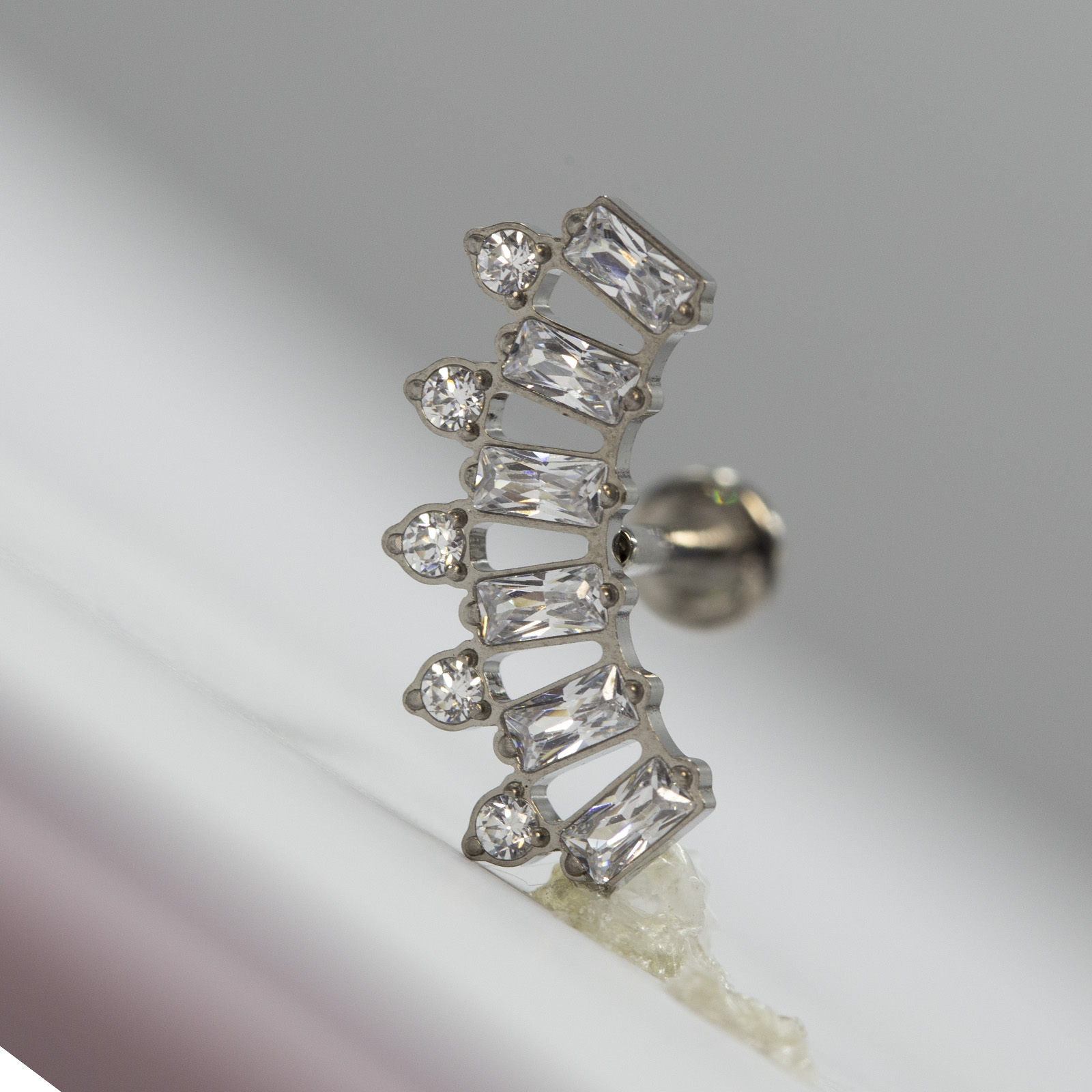 チタンピアスジュエリー,内部クラウン,キュービックジルコニア - Body Jewelry Implant Grade のレビューと価格